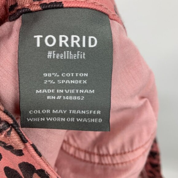 Torrid Shorts High Rise Midi Denim Pink Leopard Fray Stretch - Picture 6 of 15